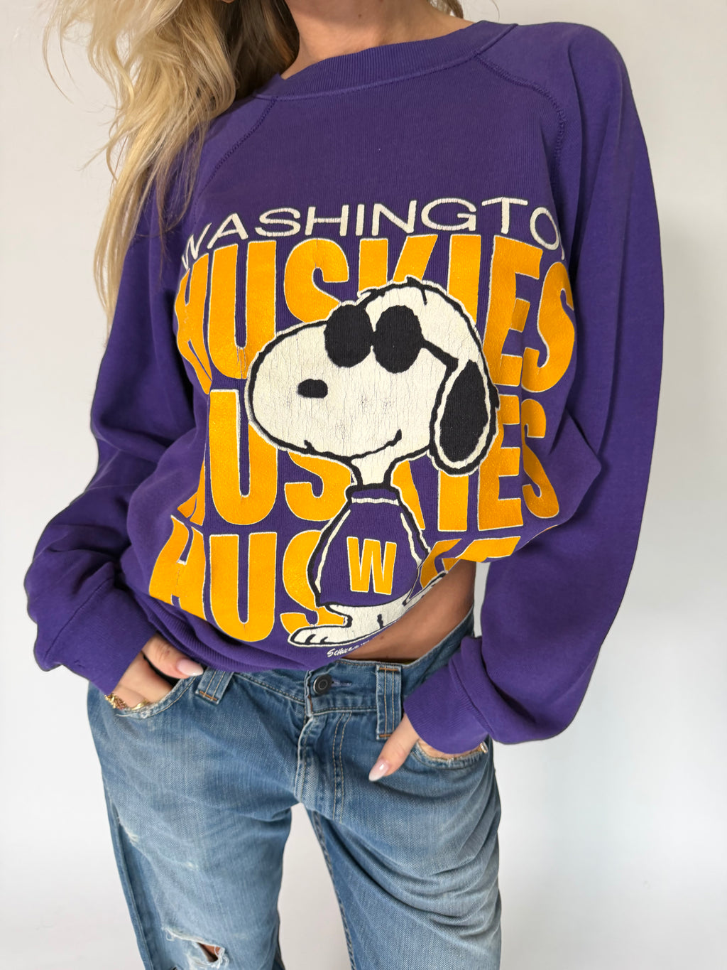 VINTAGE PURPLE SNOOPY WASHINGTON HUSKIES SWEATER