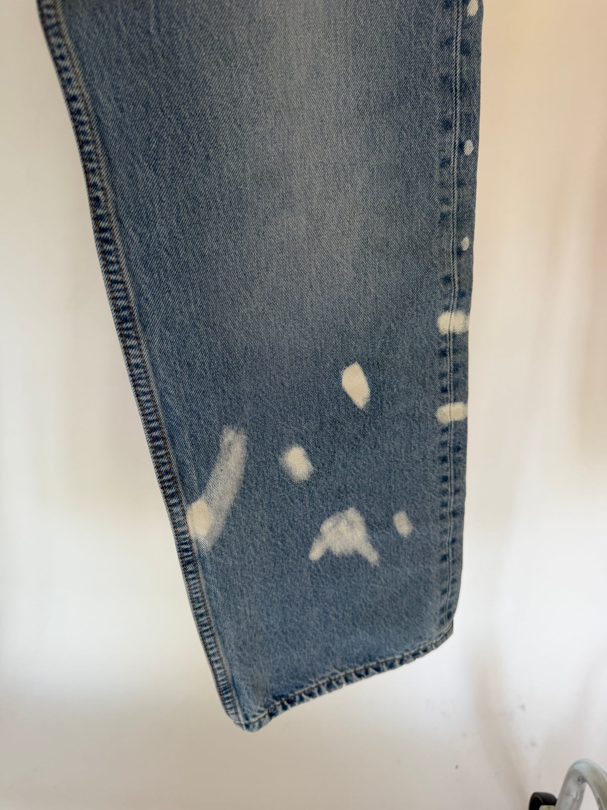 CUSTOM PAINT SPLATTER LEVI’S JEANS