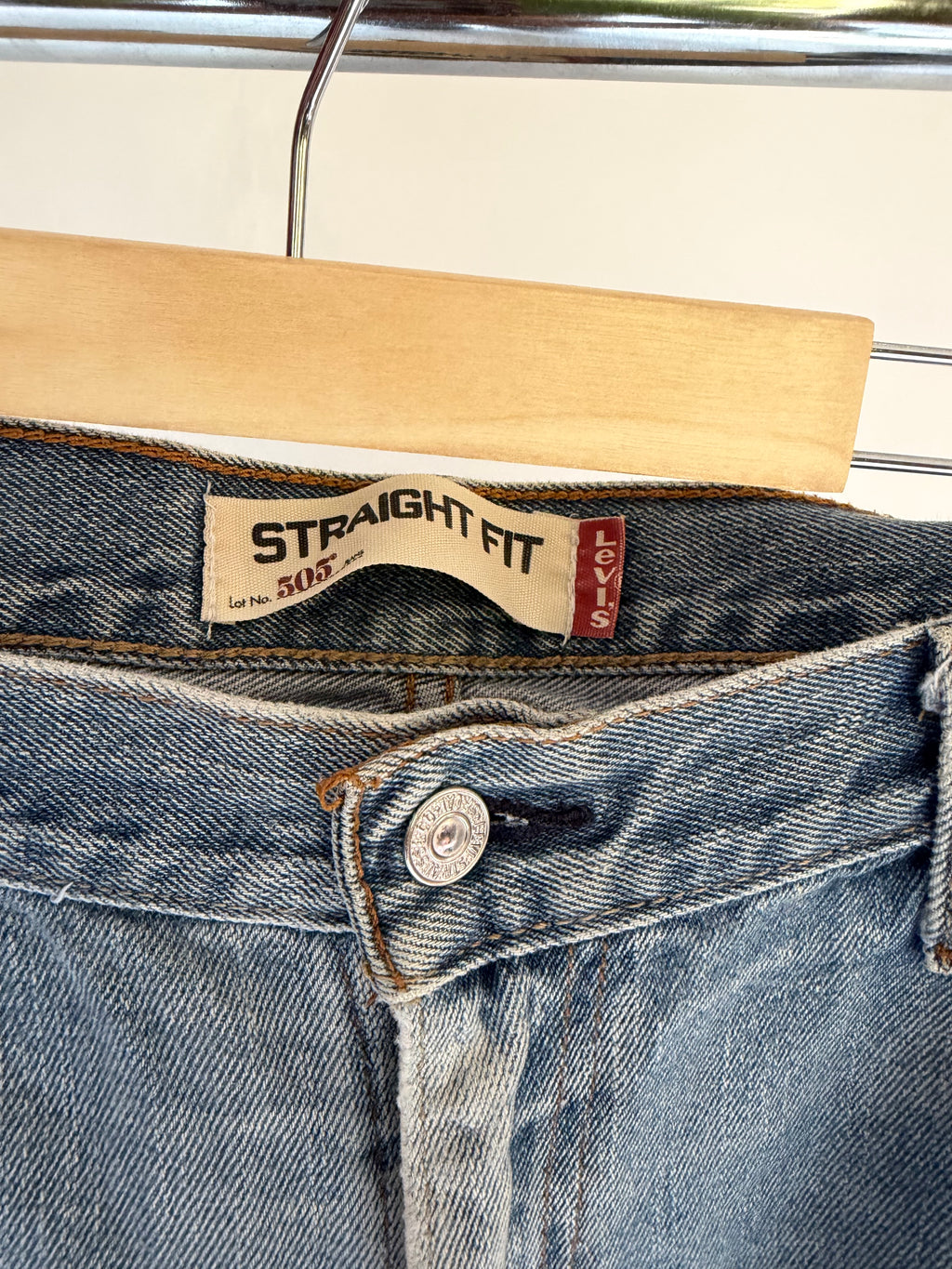 VINTAGE LEVI’S 505 JEANS