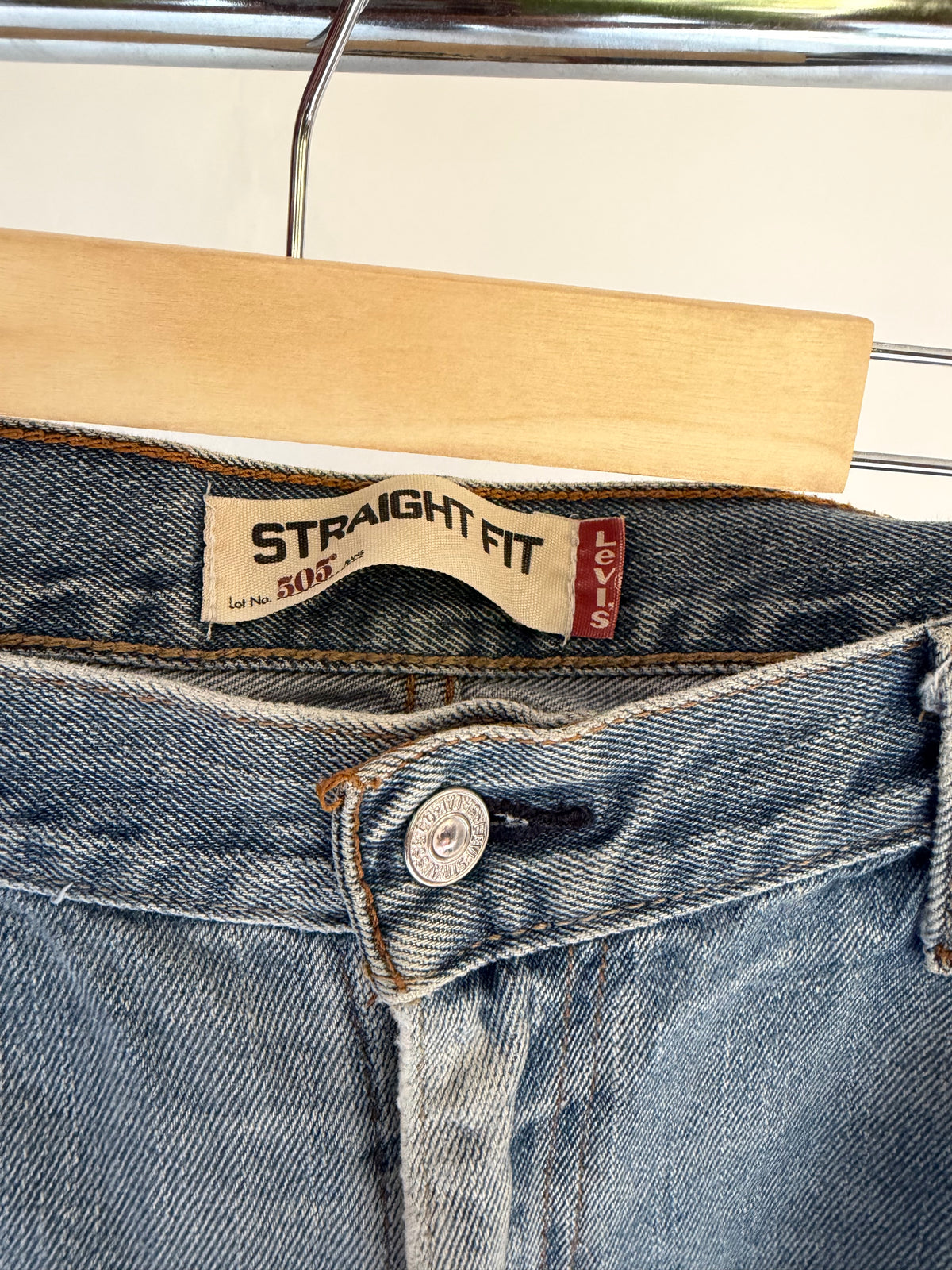 VINTAGE LEVI’S 505 JEANS