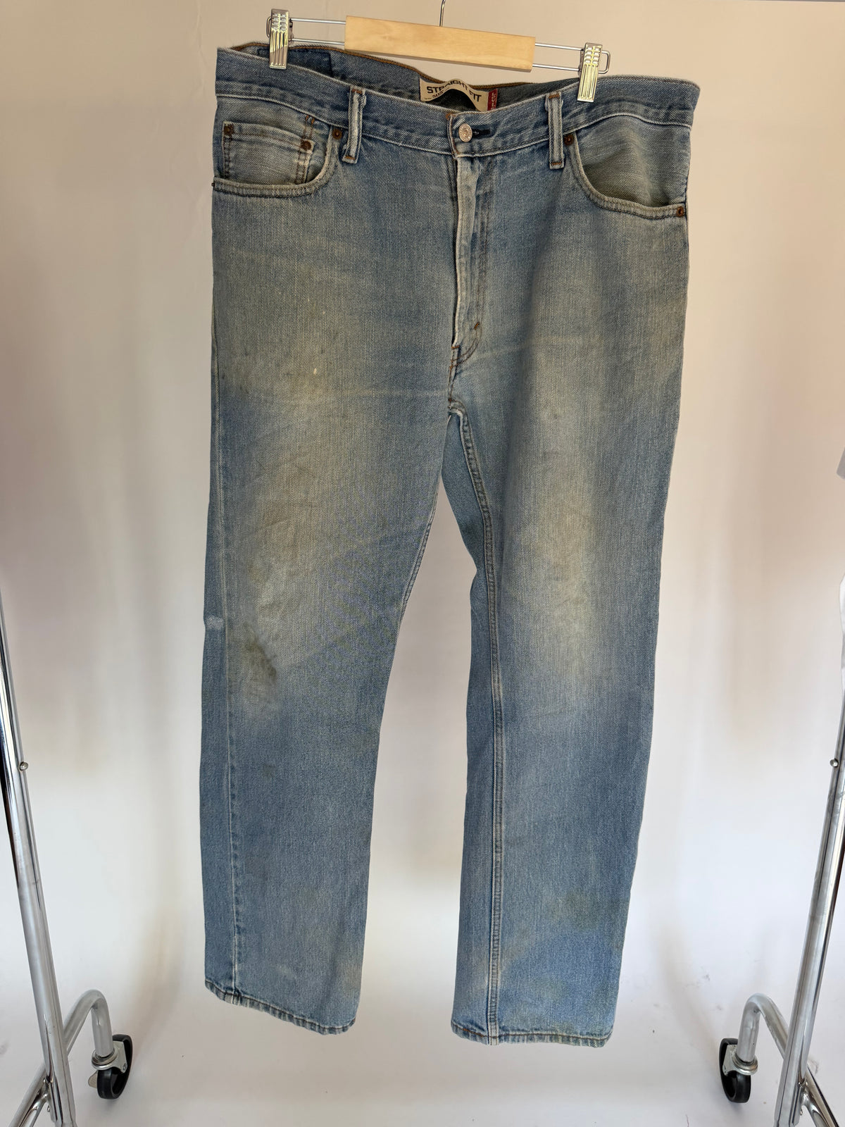 VINTAGE LEVI’S 505 JEANS