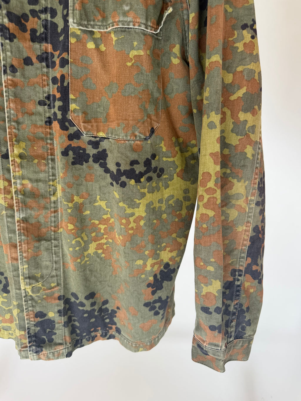 VINTAGE CAMO MILITARY JACKET