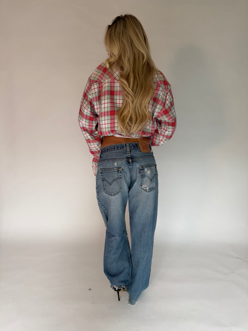 VINTAGE DISTRESSED LEVI’S JEANS
