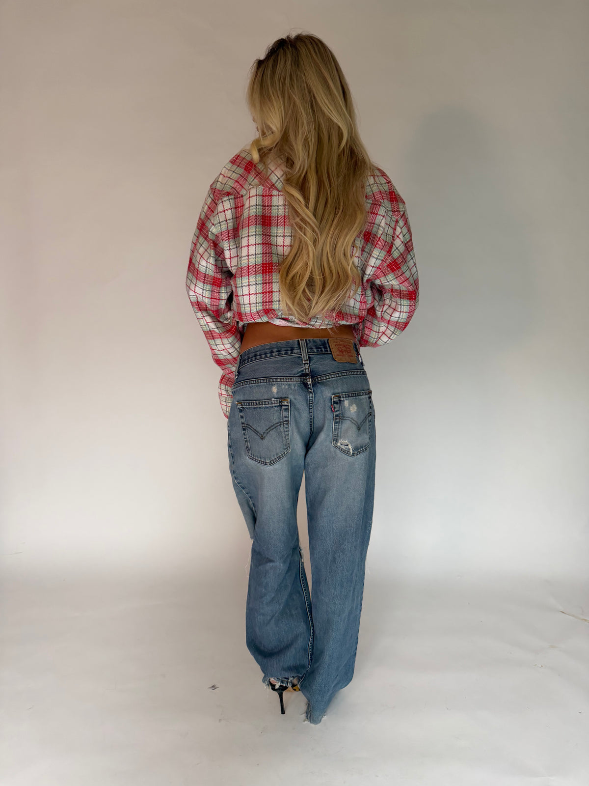 VINTAGE DISTRESSED LEVI’S JEANS