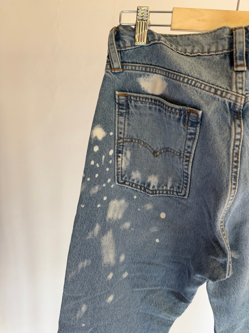 CUSTOM PAINT SPLATTER LEVI’S JEANS