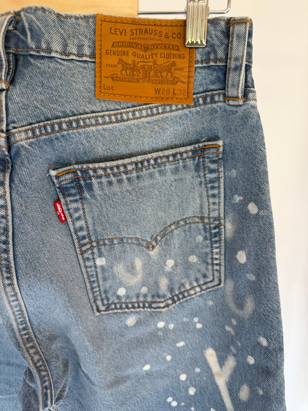 CUSTOM PAINT SPLATTER LEVI’S JEANS
