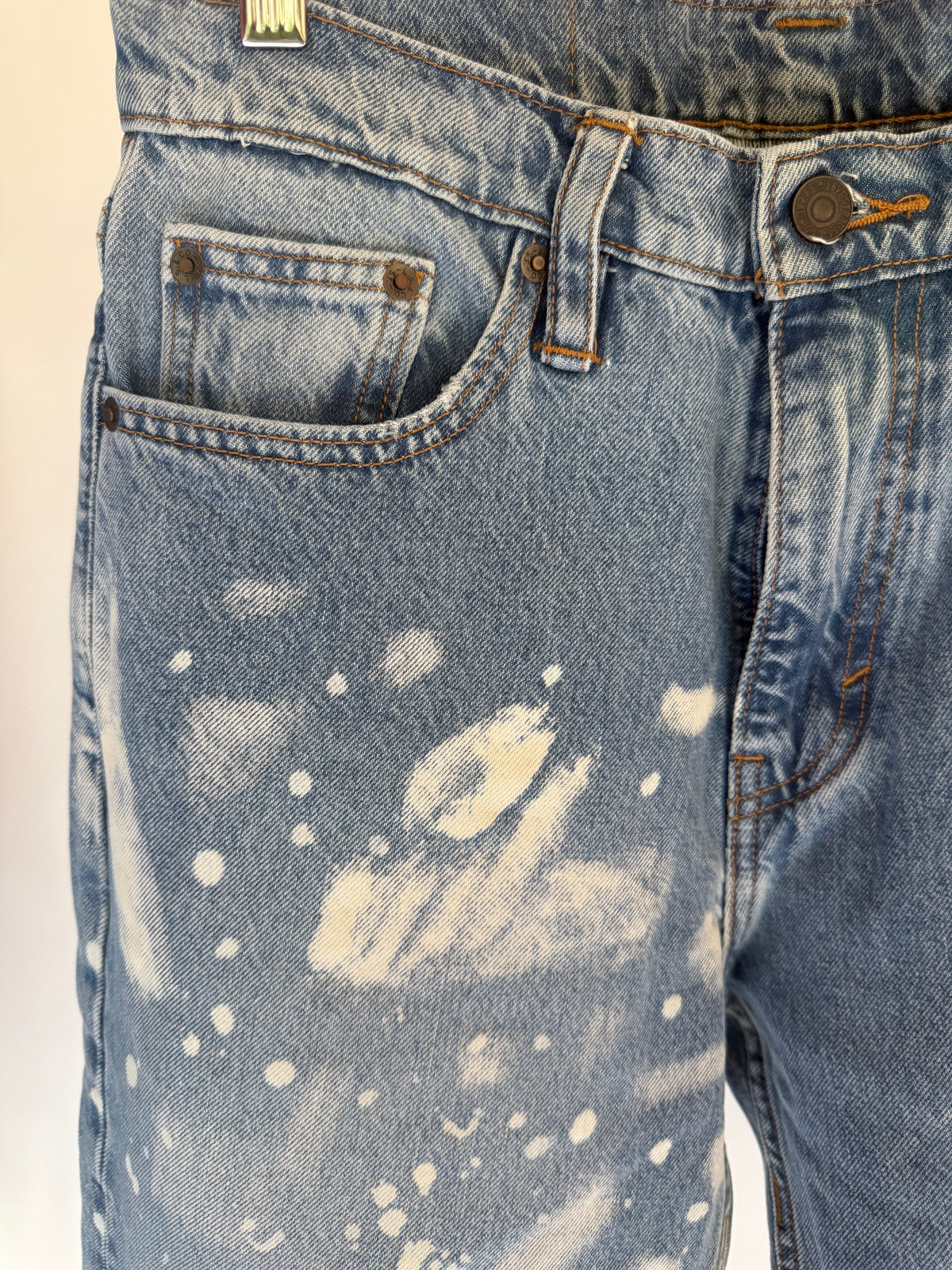 CUSTOM PAINT SPLATTER LEVI’S JEANS