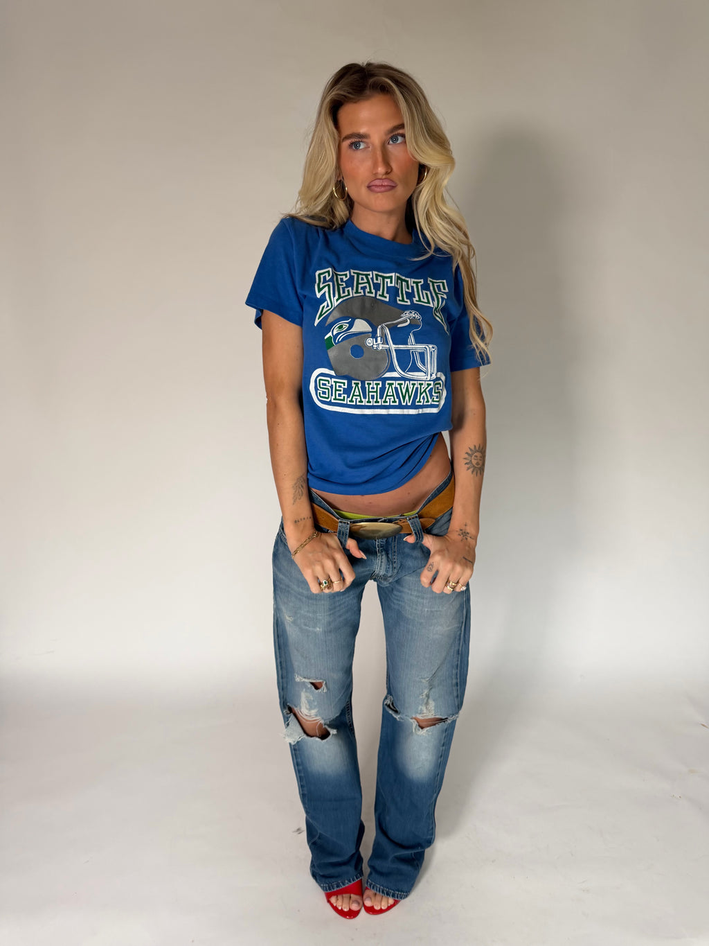 VINTAGE BLUE SEATTLE SEAHAWKS GRAPHIC TEE