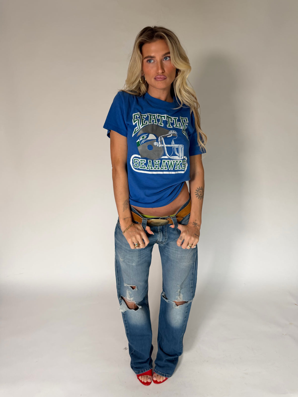 VINTAGE BLUE SEATTLE SEAHAWKS GRAPHIC TEE
