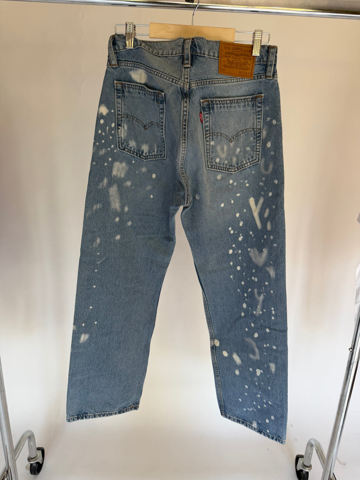 CUSTOM PAINT SPLATTER LEVI’S JEANS