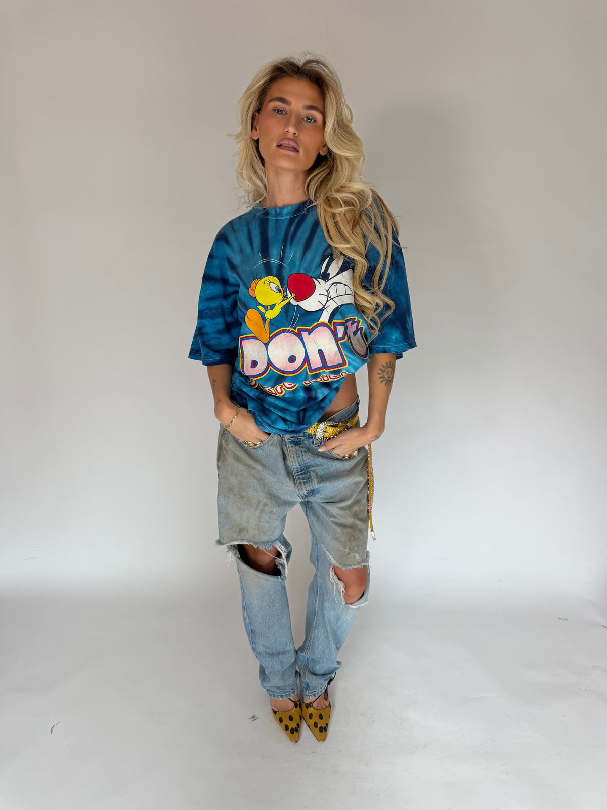 VINTAGE LOONEY TUNES TIE-DYE GRAPHIC TEE