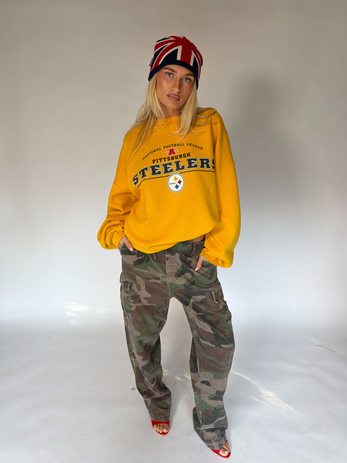 VINTAGE PITTSBURGH STEELERS SWEATER
