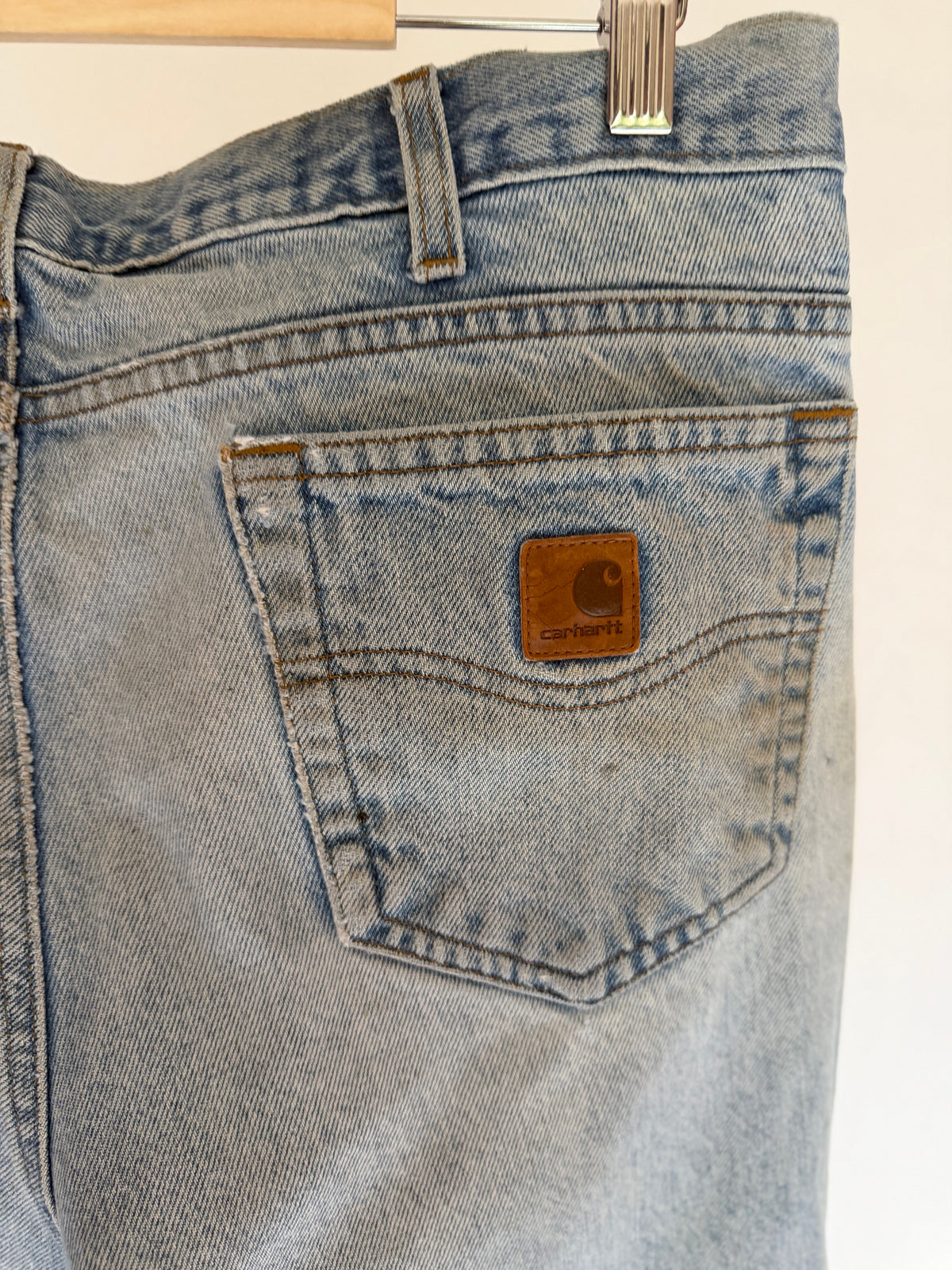VINTAGE CARHARTT DISTRESSED DENIM JEANS