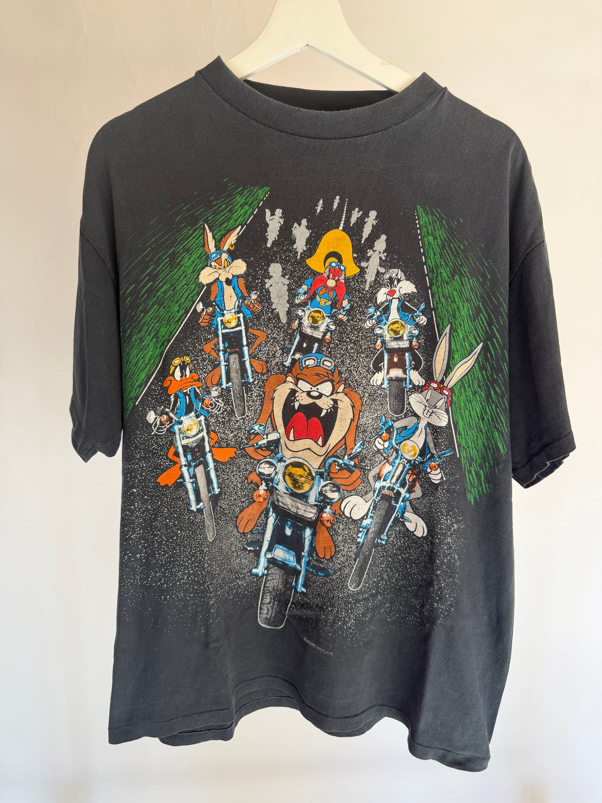 VINTAGE LOONEY TUNES BIKER TEE