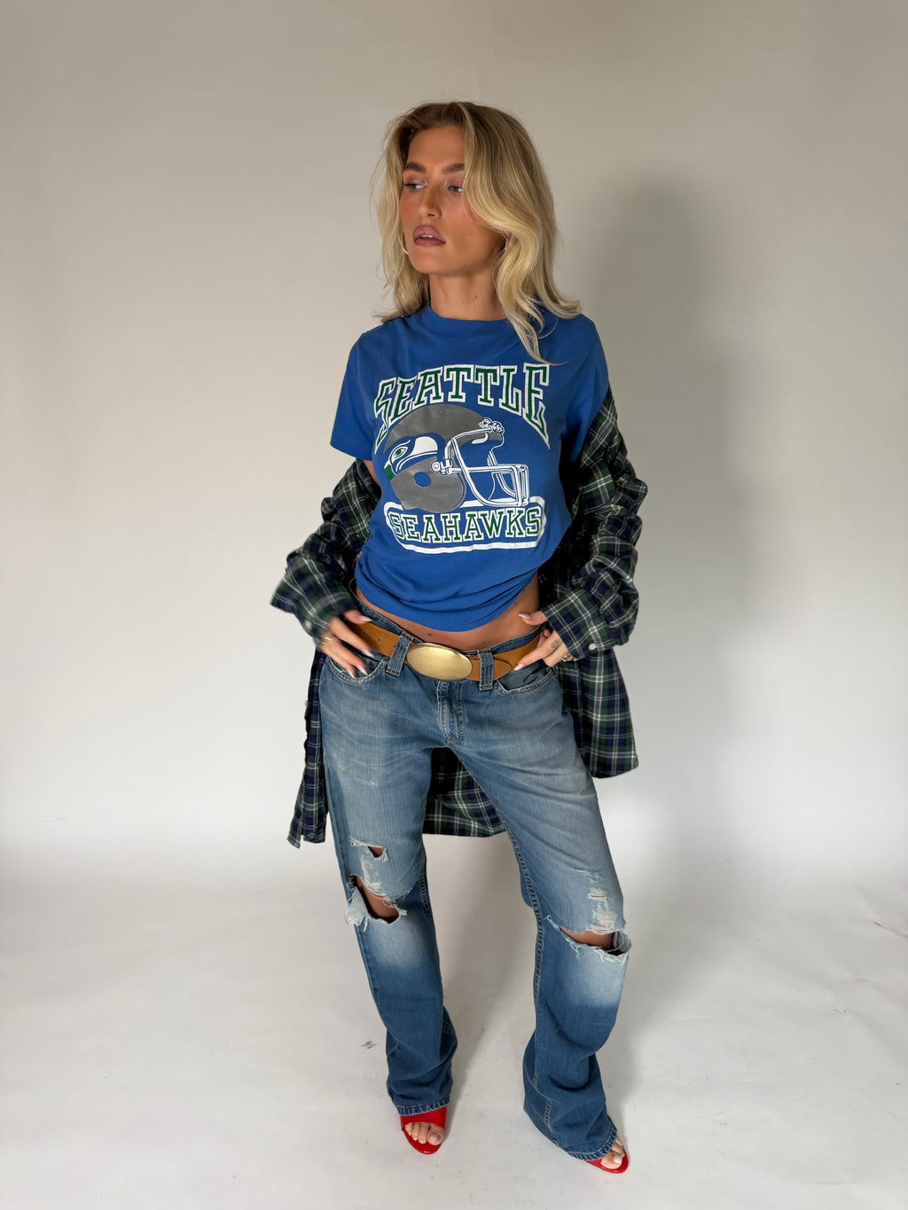 VINTAGE BLUE SEATTLE SEAHAWKS GRAPHIC TEE