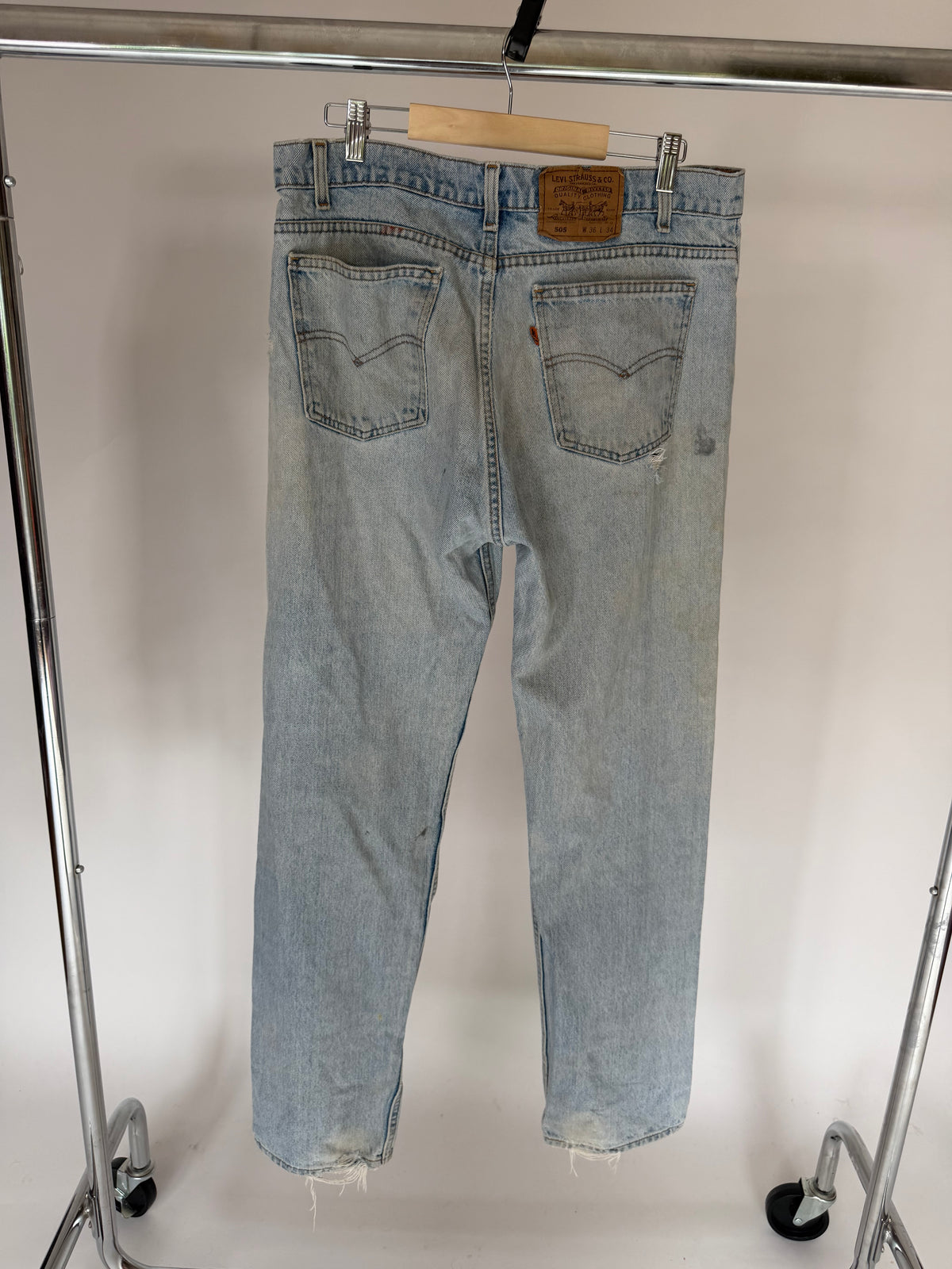 VINTAGE LEVI’S 550 JEANS
