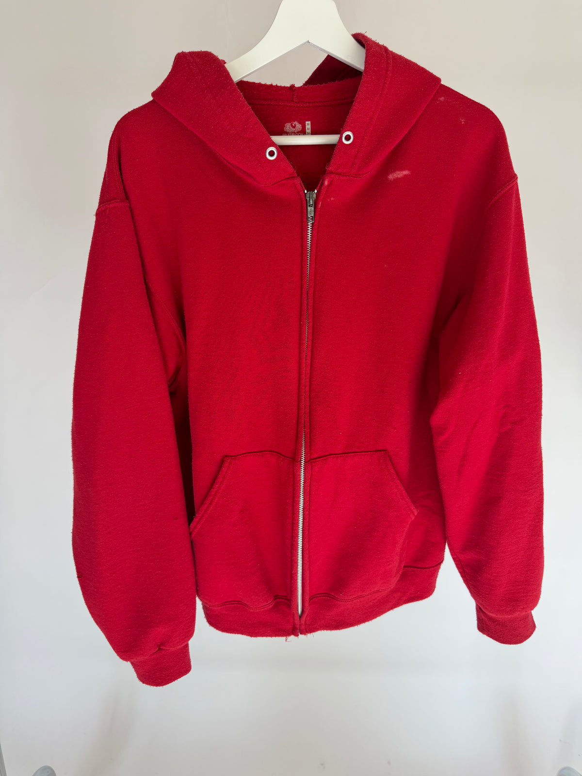 VINTAGE RED ZIP-UP HOODIE