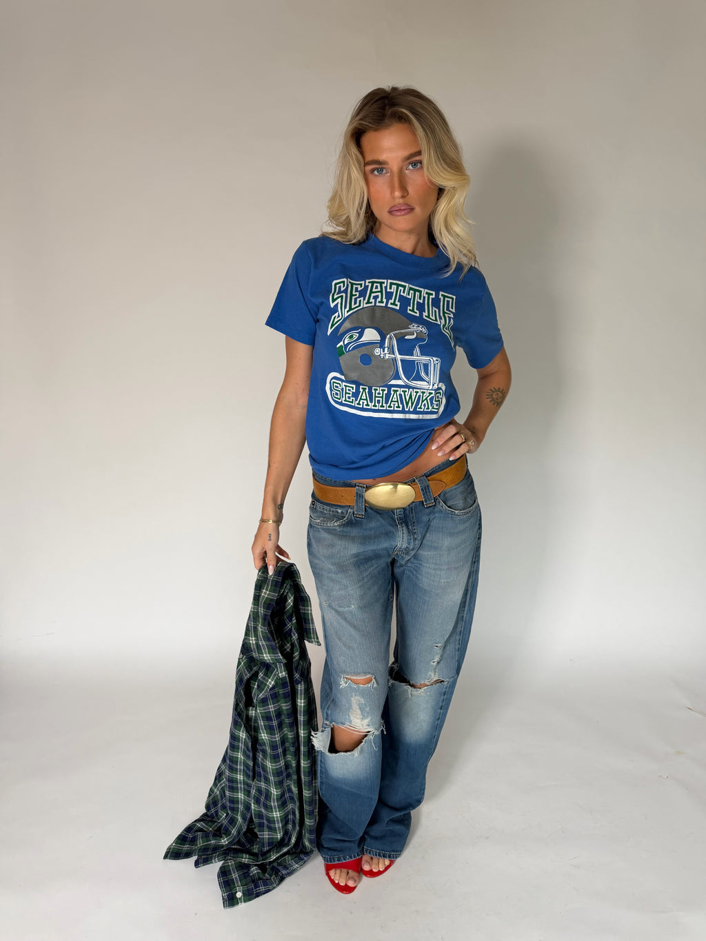 VINTAGE BLUE SEATTLE SEAHAWKS GRAPHIC TEE