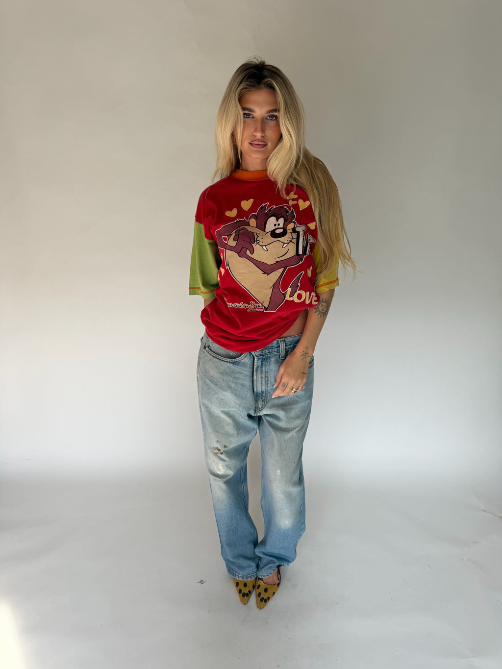 VINTAGE TAZ IN LOVE GRAPHIC TEE