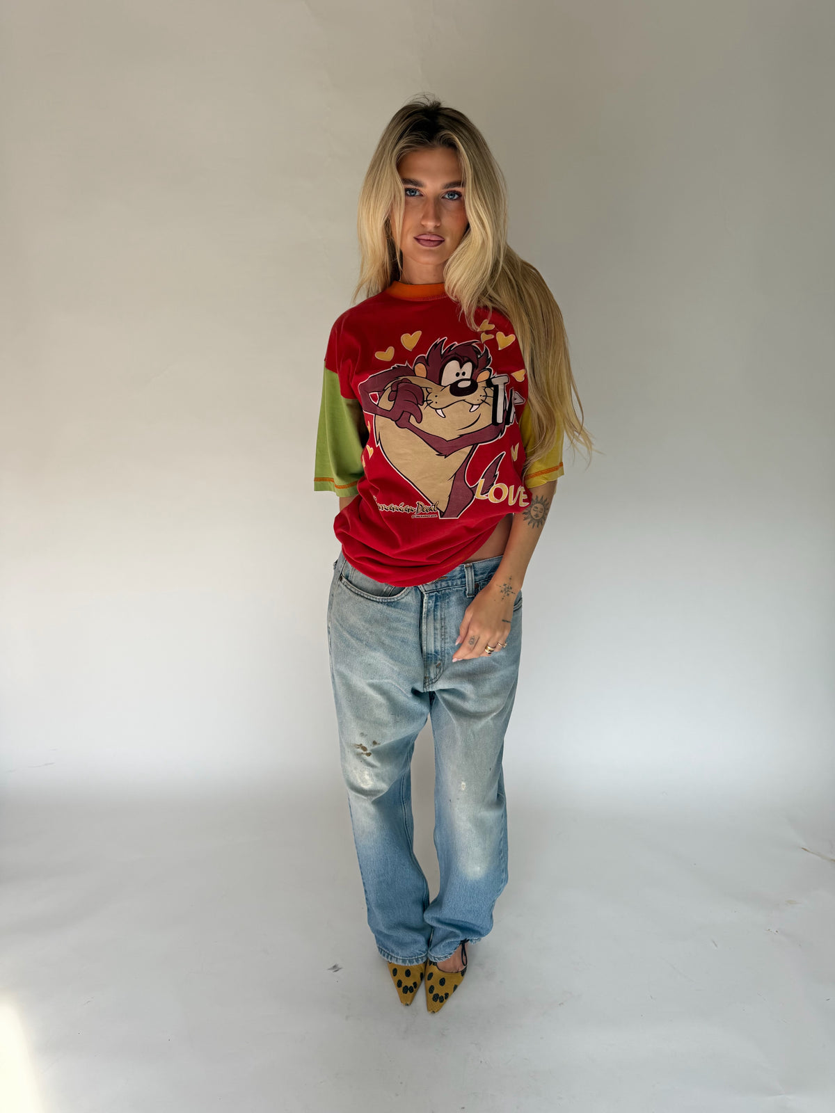 VINTAGE TAZ IN LOVE GRAPHIC TEE