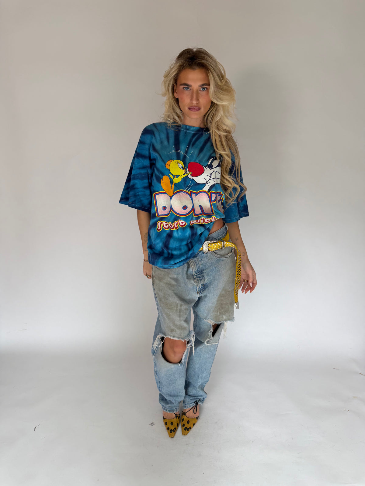 VINTAGE LOONEY TUNES TIE-DYE GRAPHIC TEE