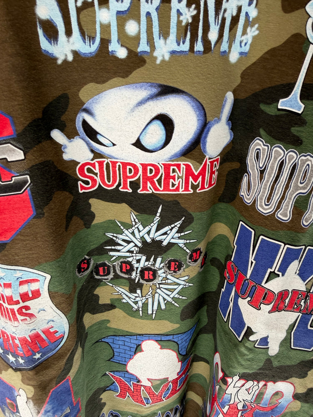 SUPREME CAMO GRAPHIC TEE