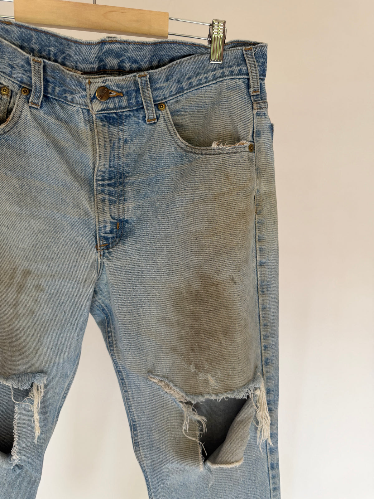 VINTAGE CARHARTT DISTRESSED DENIM JEANS