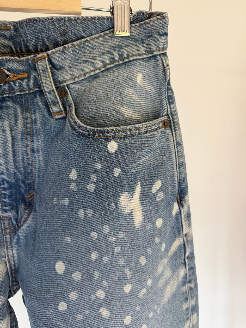 CUSTOM PAINT SPLATTER LEVI’S JEANS
