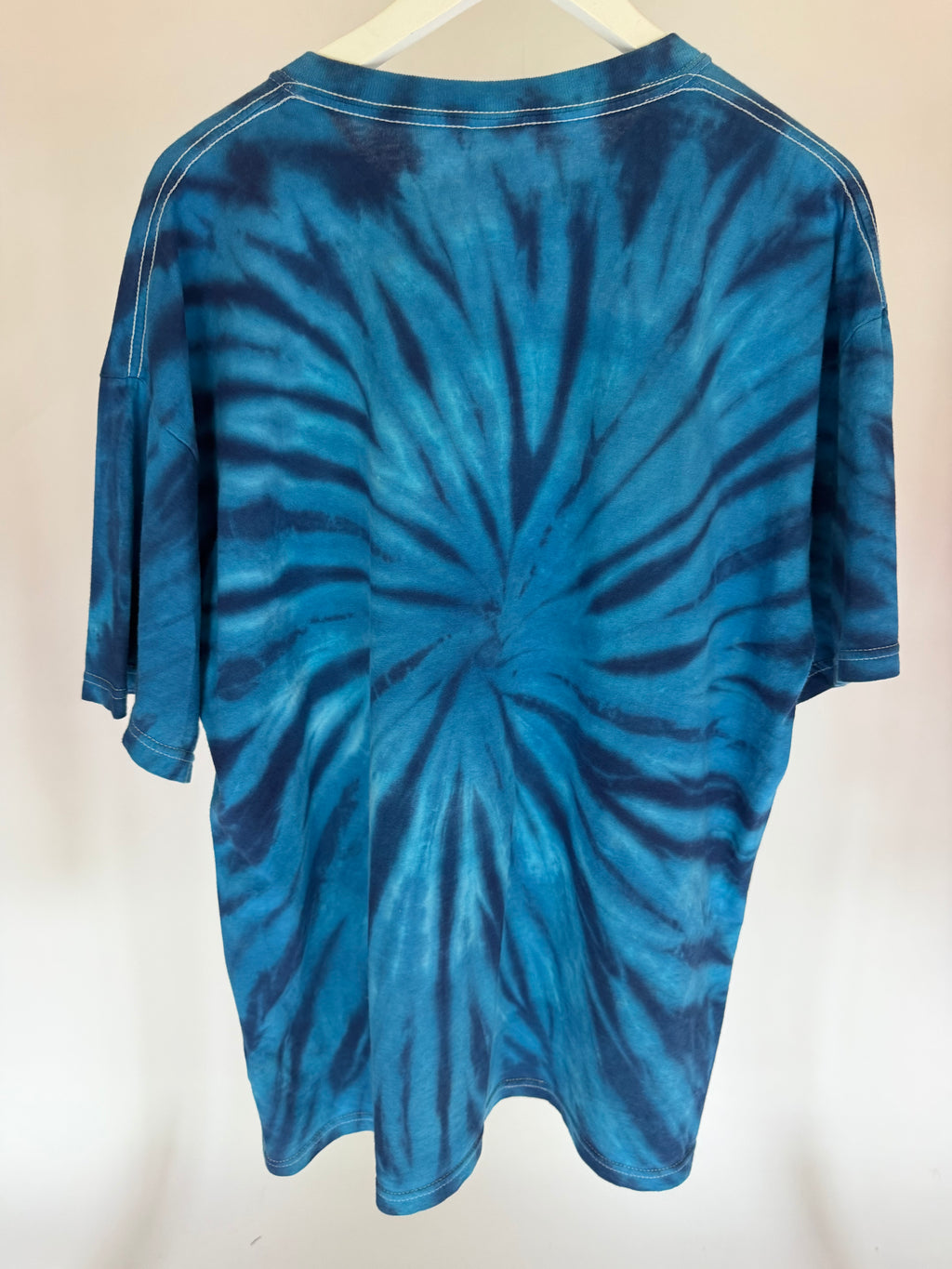 VINTAGE LOONEY TUNES TIE-DYE GRAPHIC TEE