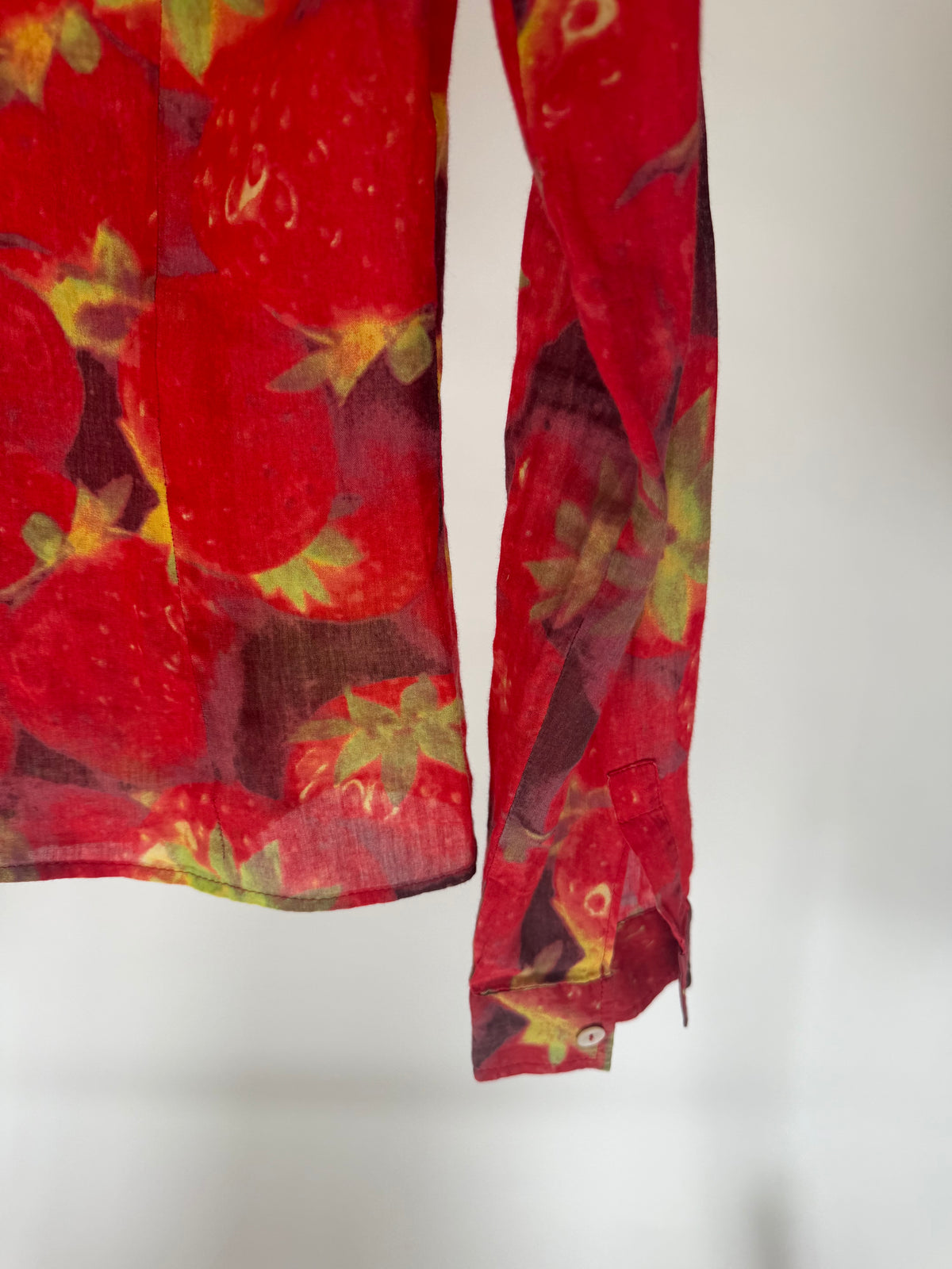 VINTAGE DOLCE & GABBANA STRAWBERRY TOP