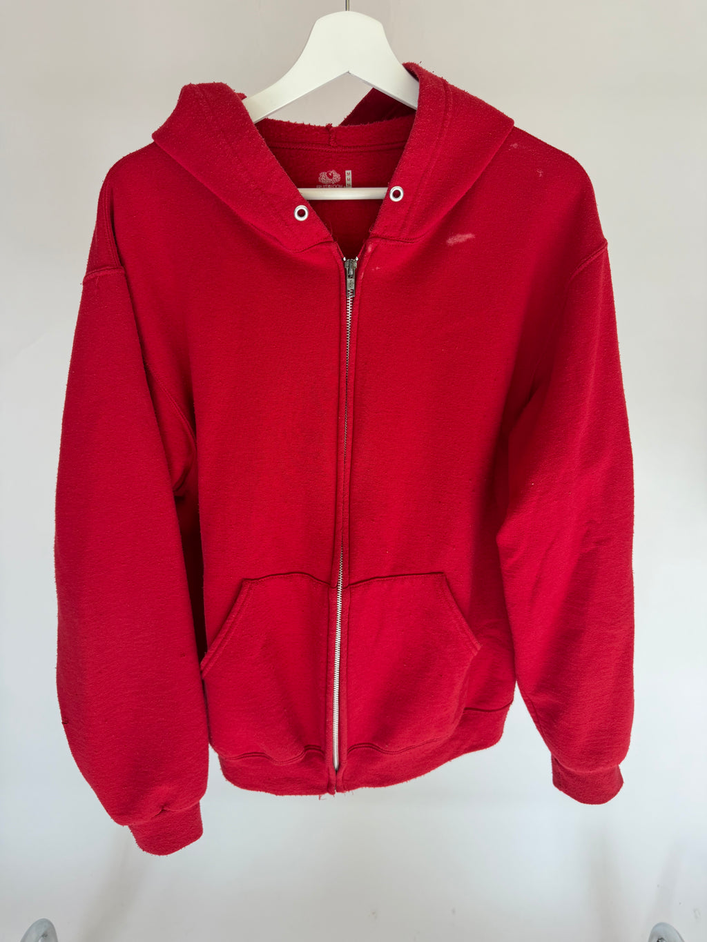 VINTAGE RED ZIP-UP HOODIE