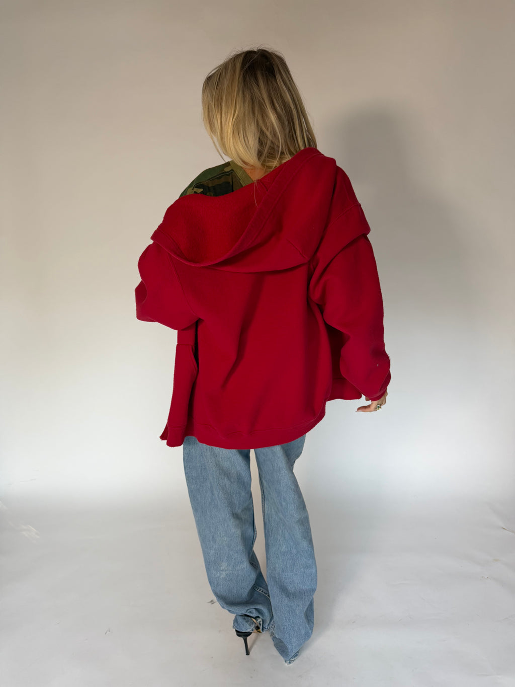 VINTAGE RED ZIP-UP HOODIE