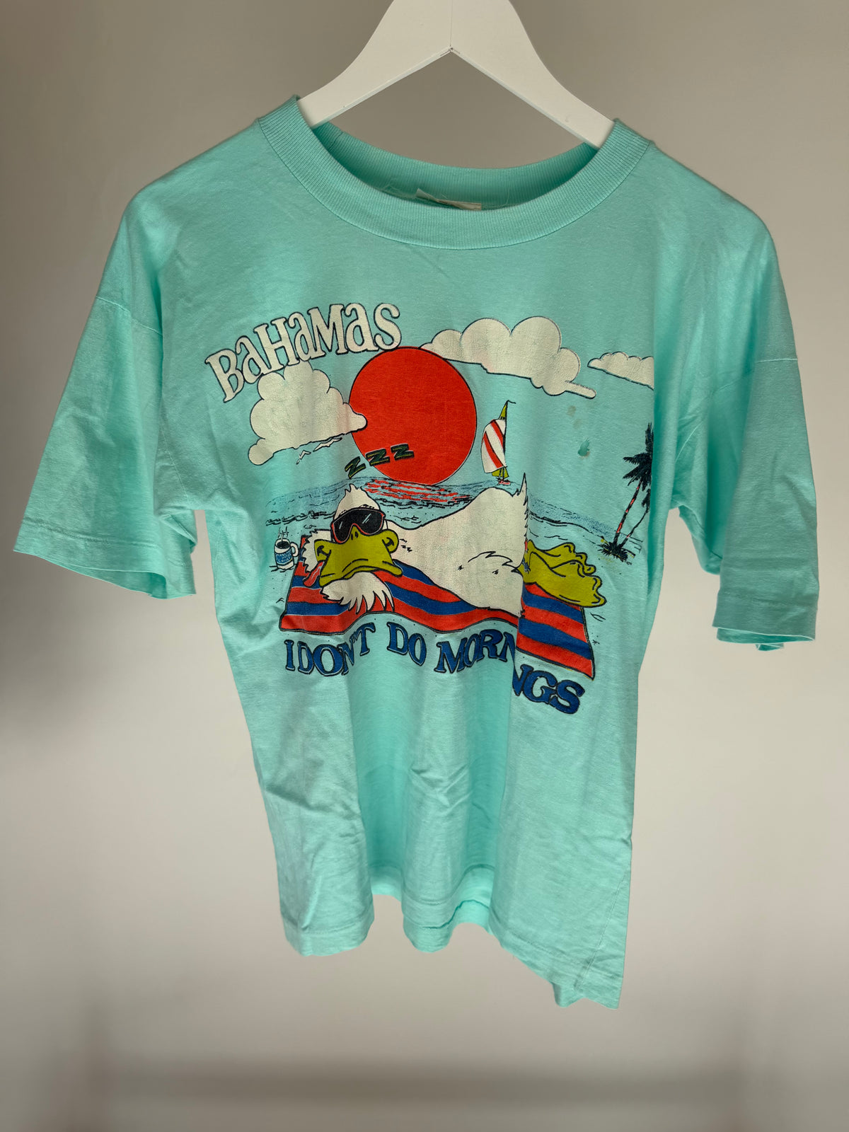 VINTAGE I DON’T DO MORNINGS GRAPHIC TEE