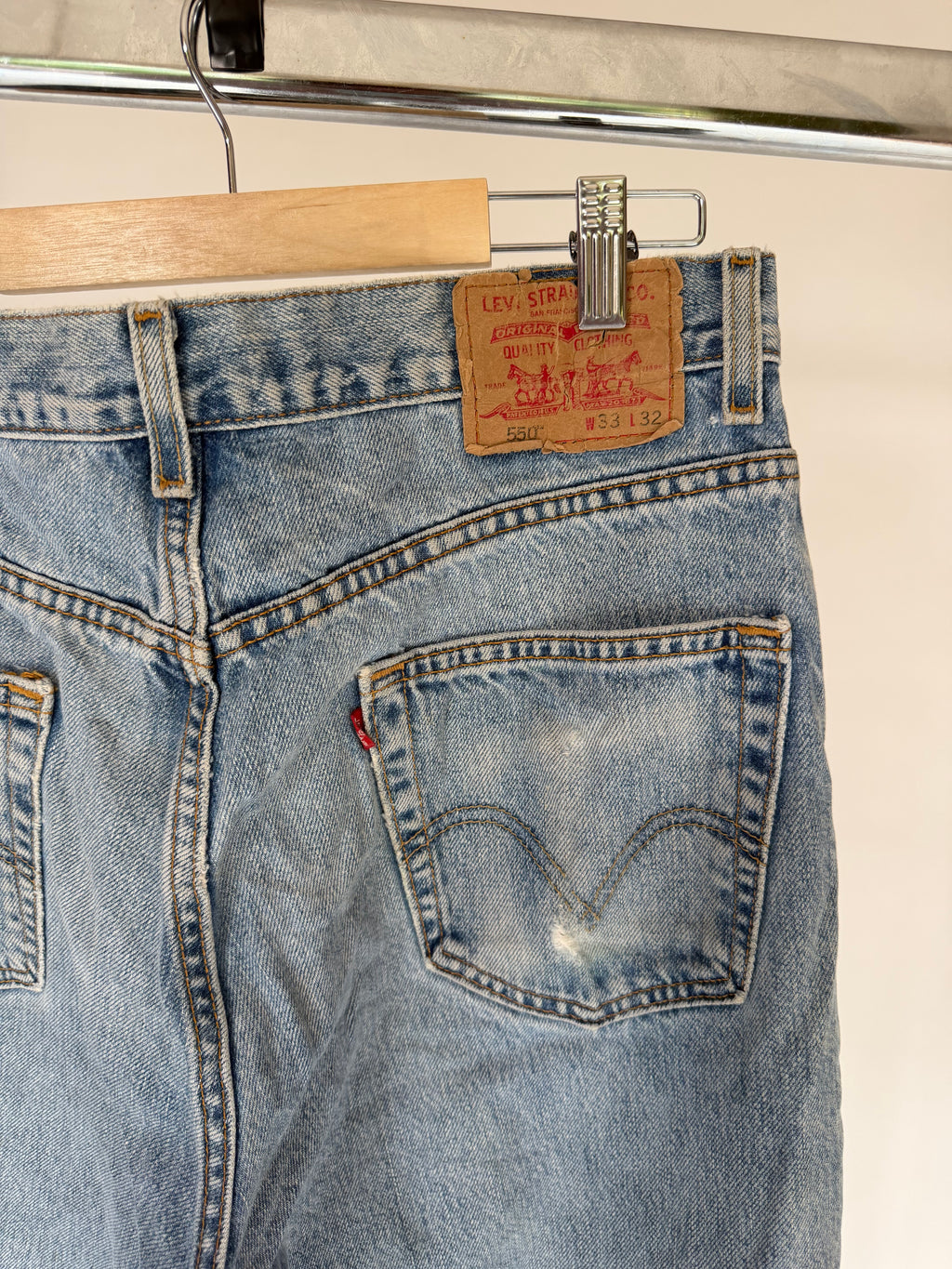 VINTAGE LEVI’S 550 JEANS