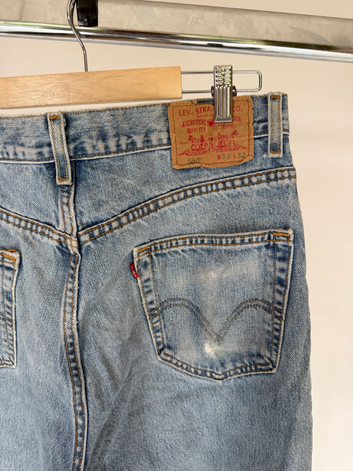 VINTAGE LEVI’S 550 JEANS
