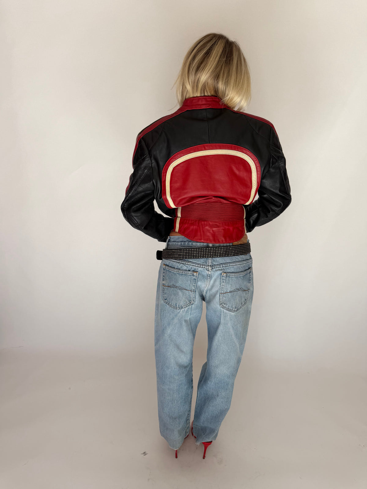 DISTRESSED LOW RISE JEANS