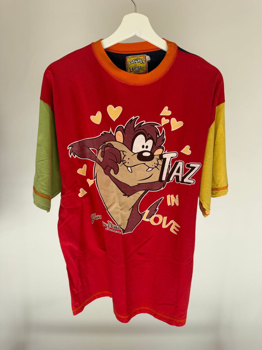 VINTAGE TAZ IN LOVE GRAPHIC TEE