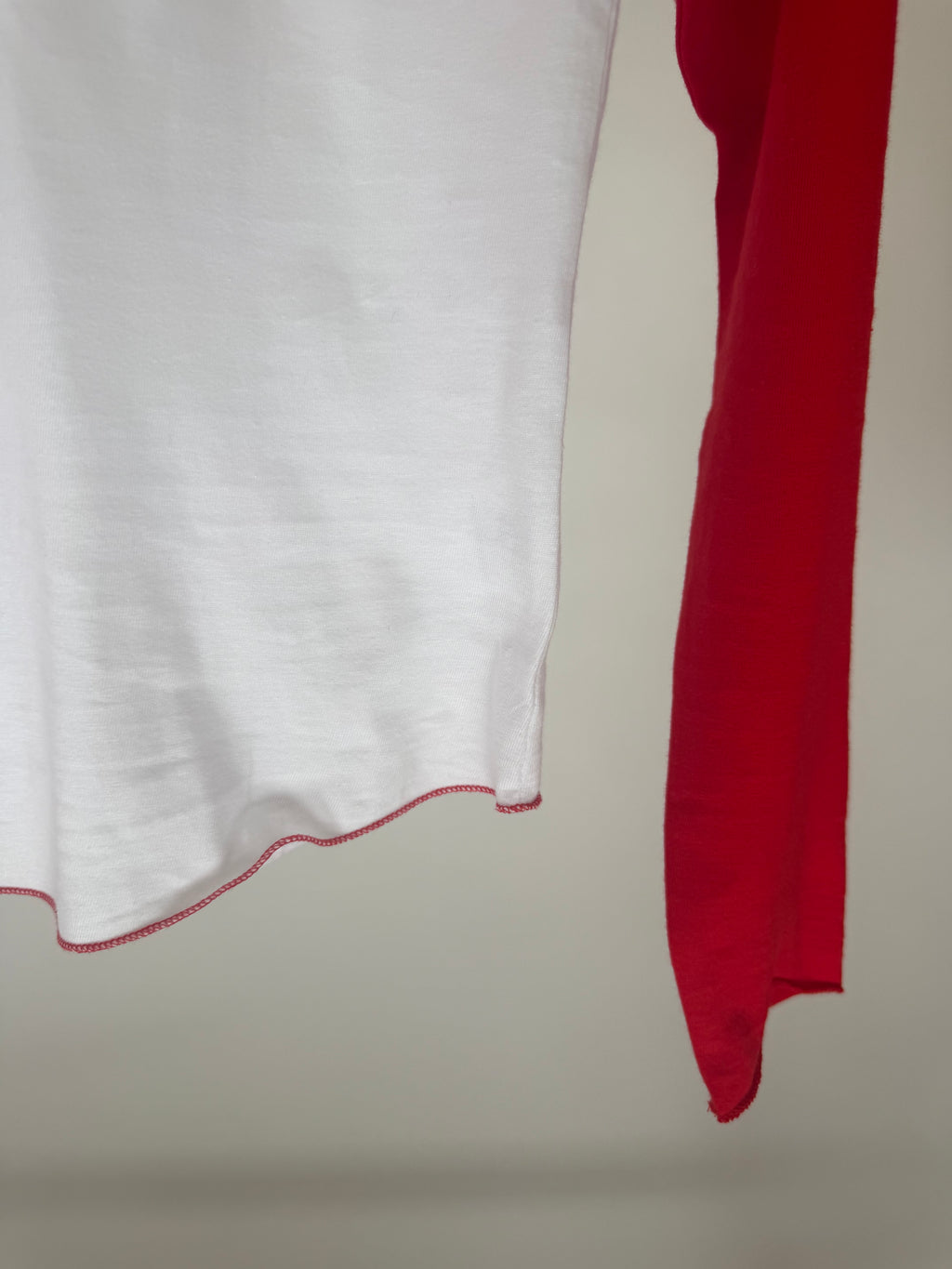 RED & WHITE RAGLAN LONGSLEEVE