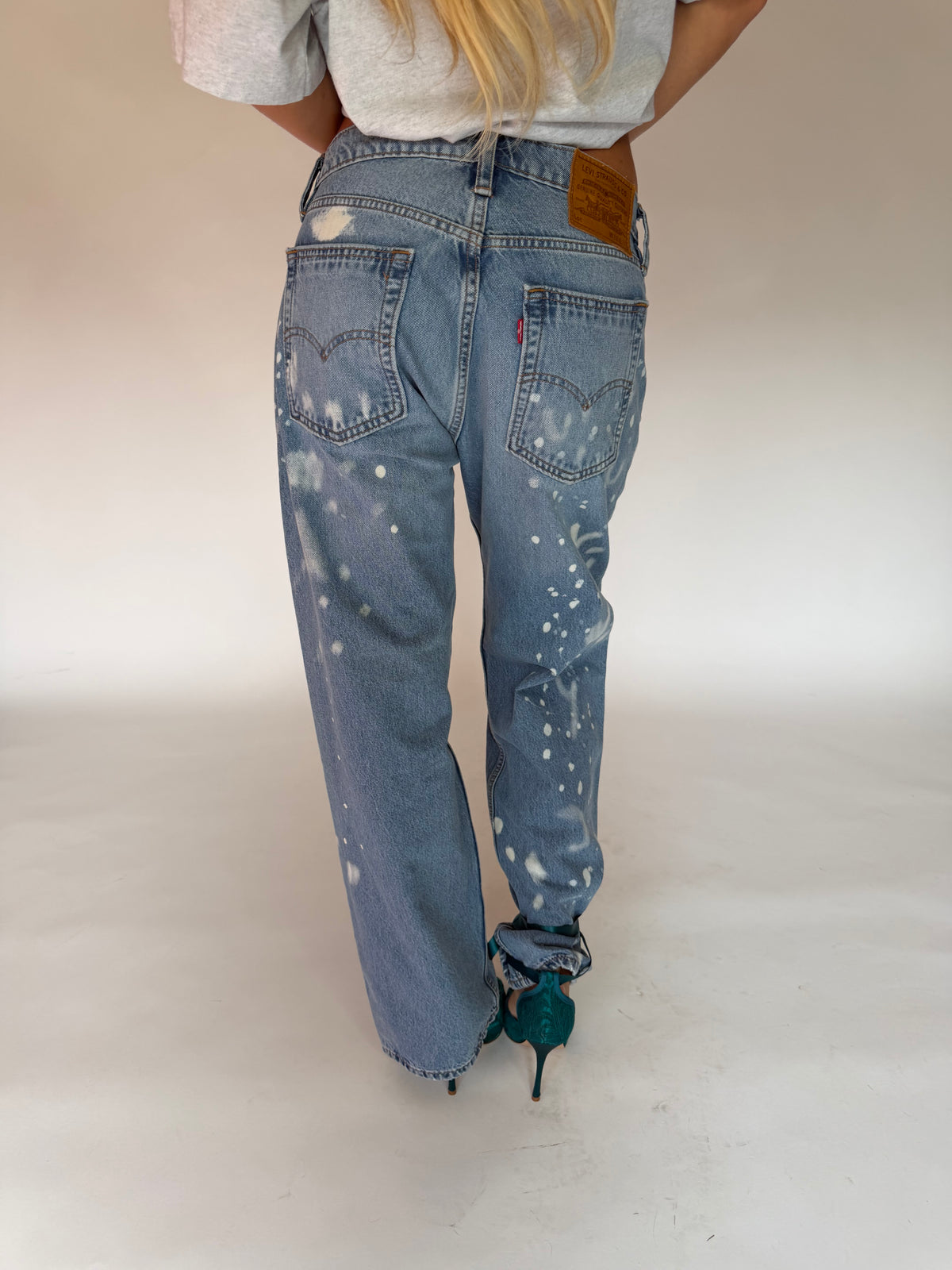 CUSTOM PAINT SPLATTER LEVI’S JEANS