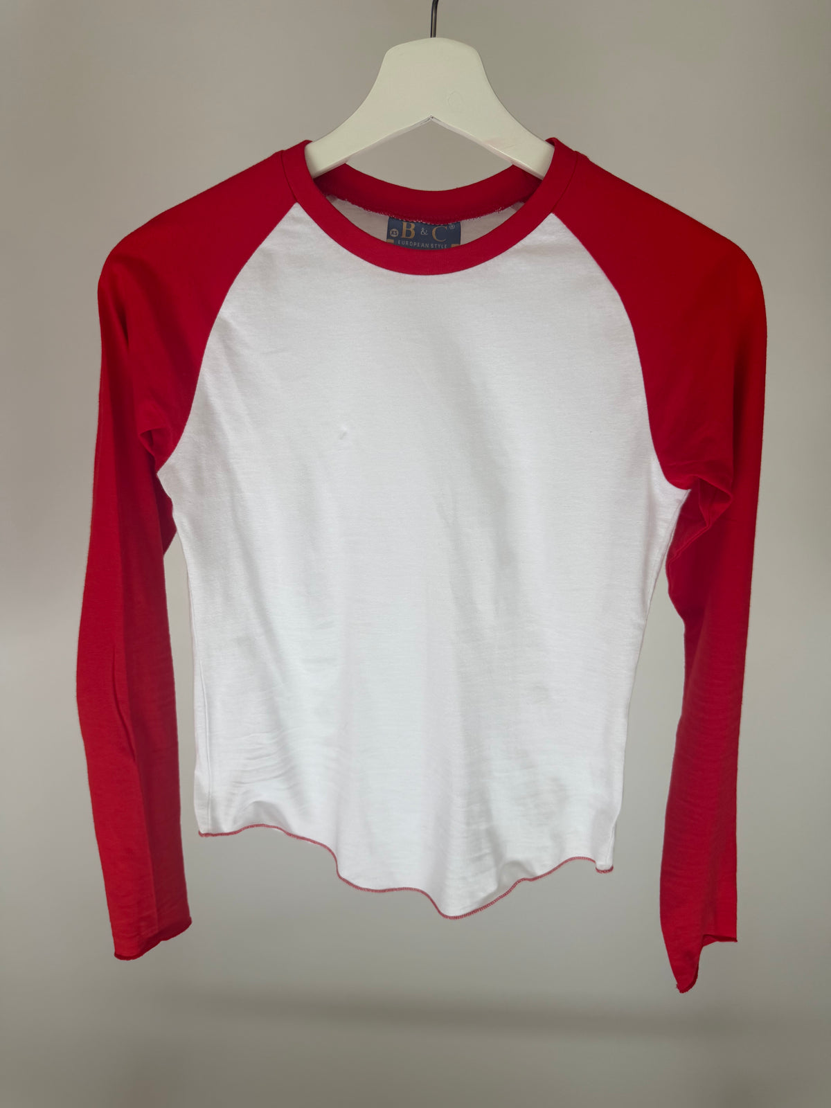 RED & WHITE RAGLAN LONGSLEEVE