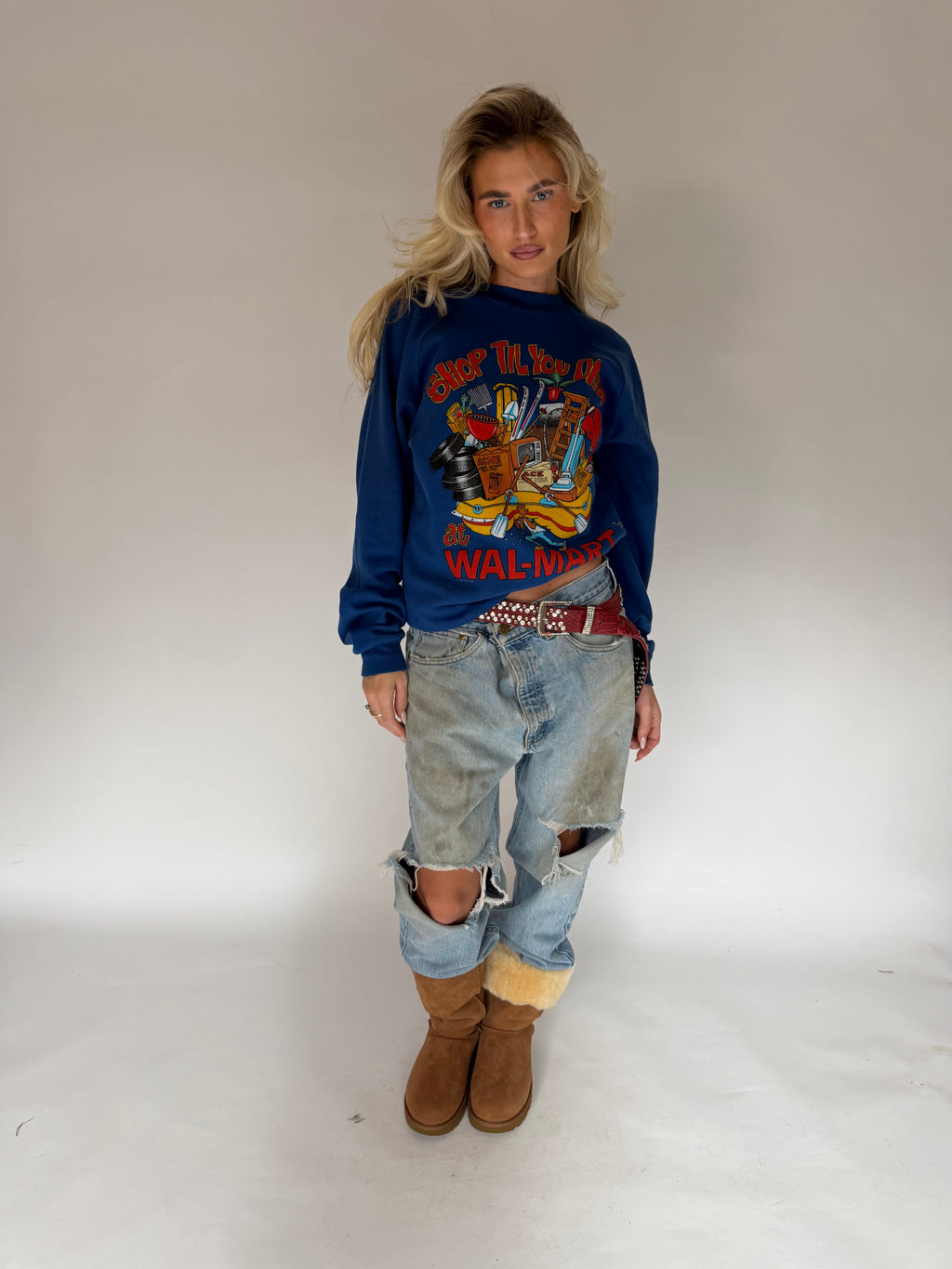VINTAGE WALMART GRAPHIC SWEATSHIRT