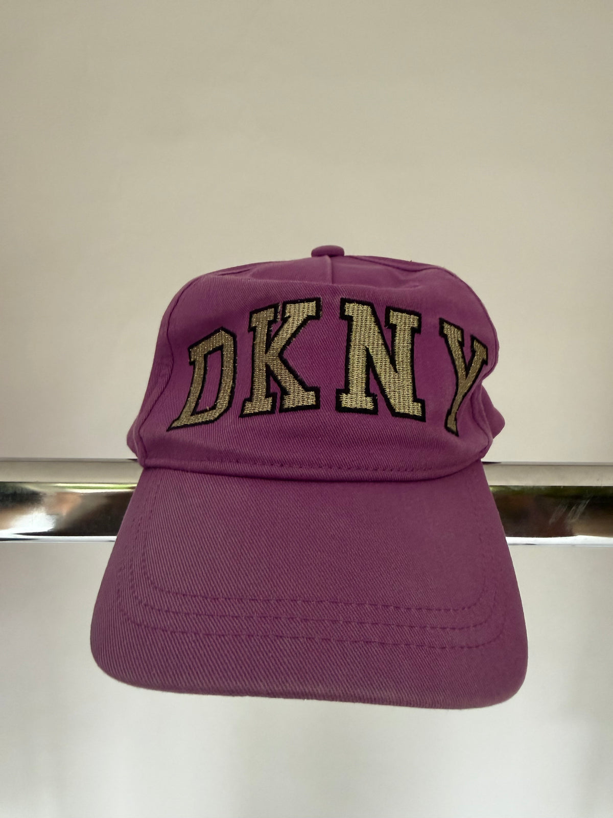 VINTAGE DKNY LOGO CAP