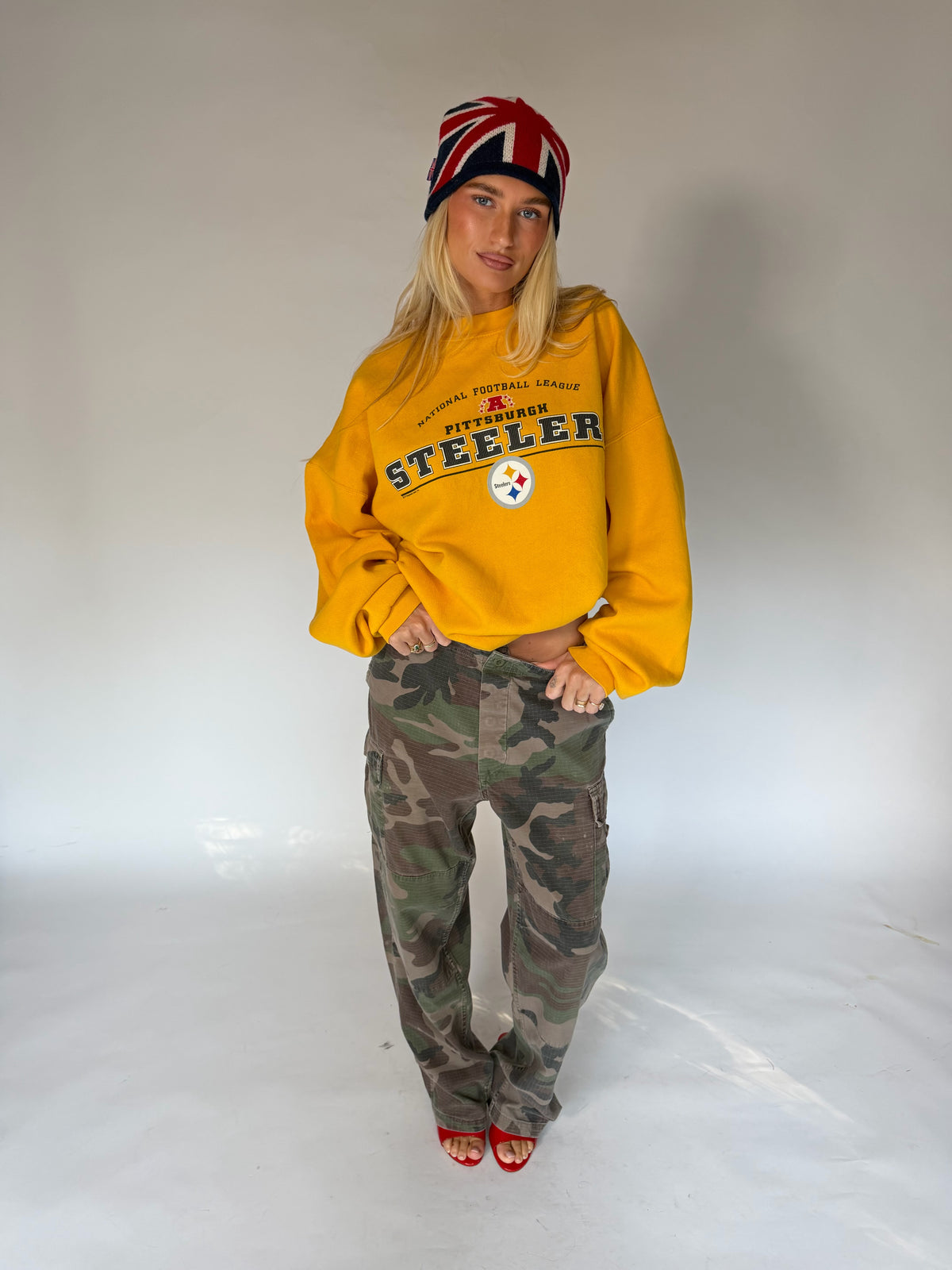 VINTAGE PITTSBURGH STEELERS SWEATER