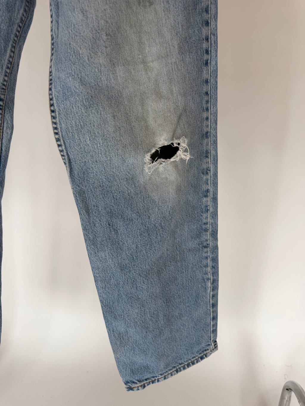 VINTAGE LEVI’S 550 JEANS