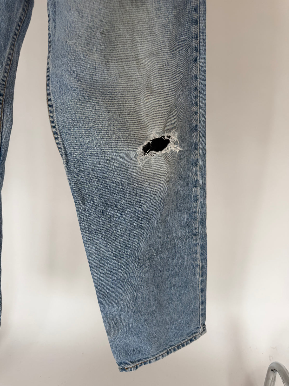 VINTAGE LEVI’S 550 JEANS