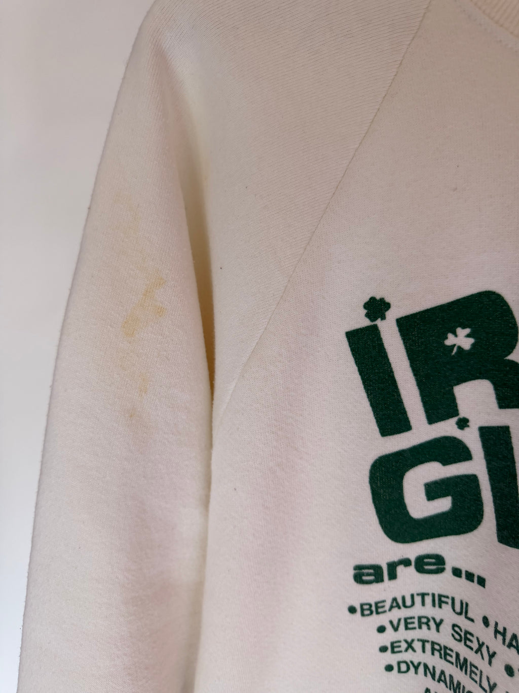 VINTAGE IRISH GIRLS GRAPHIC SWEATSHIRT