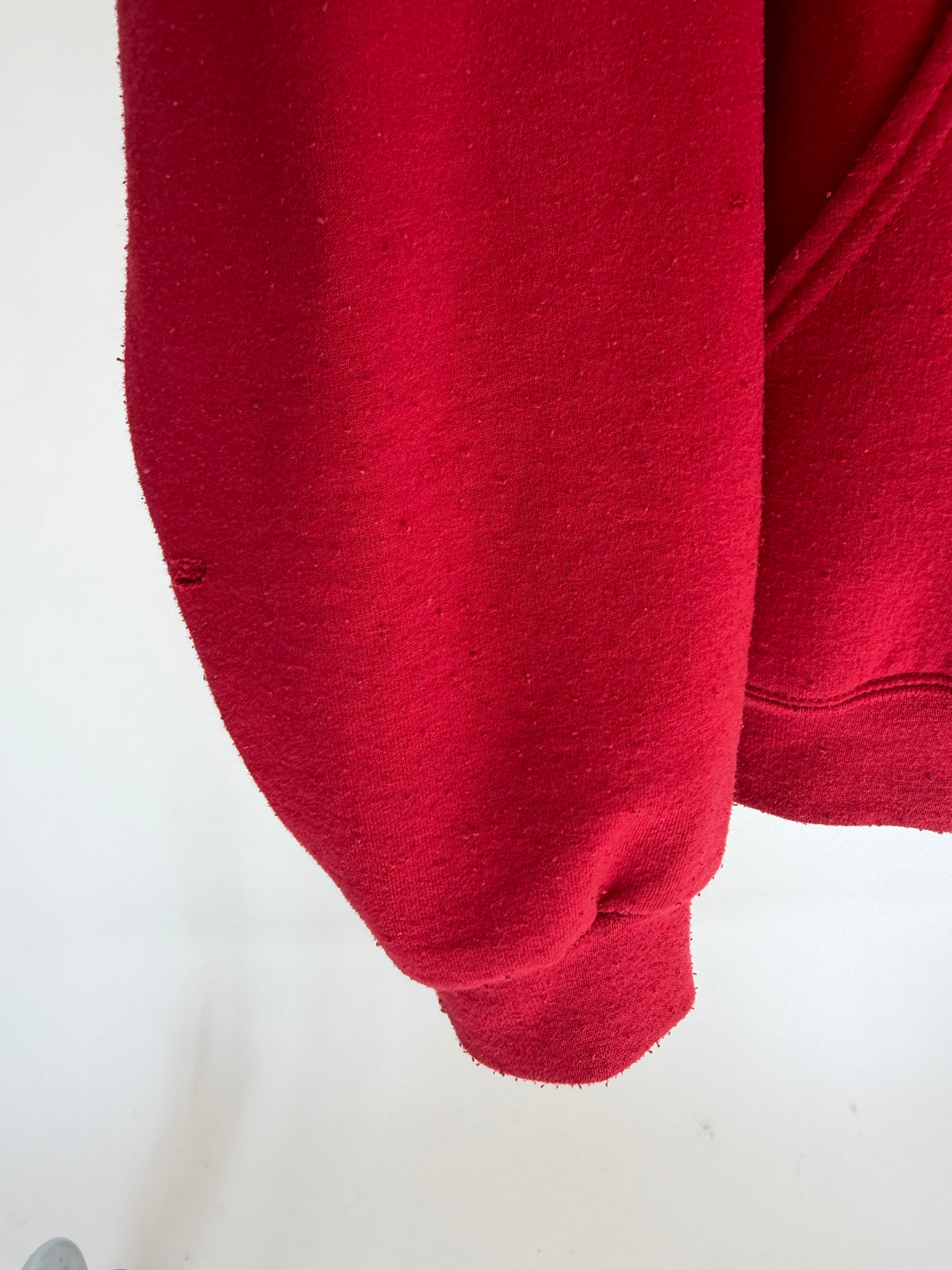 VINTAGE RED ZIP-UP HOODIE