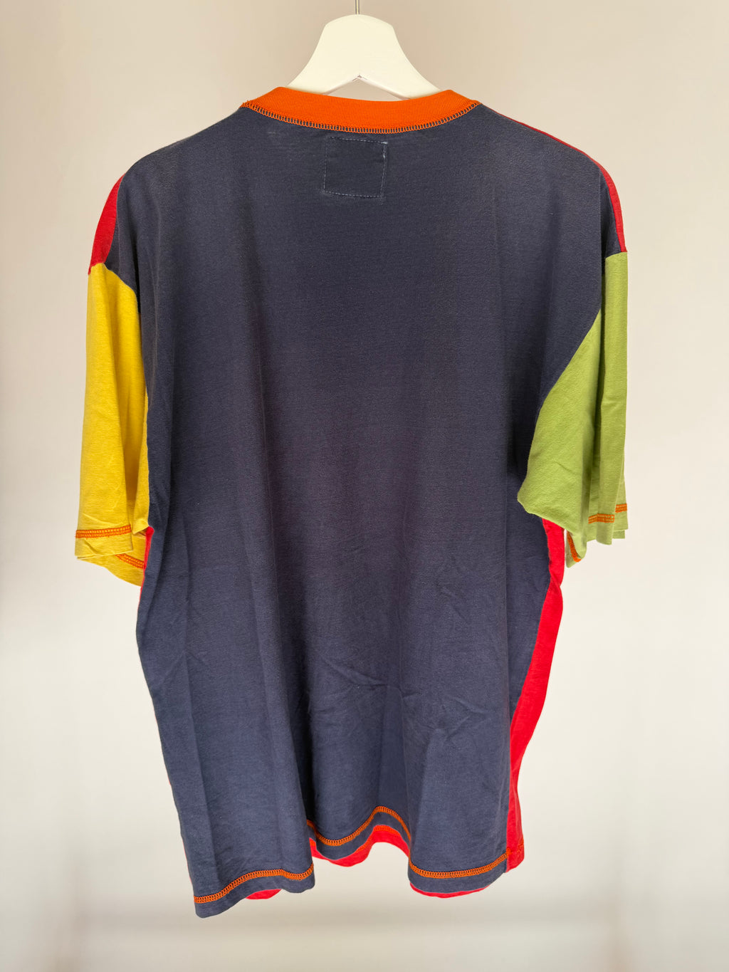 VINTAGE TAZ IN LOVE GRAPHIC TEE