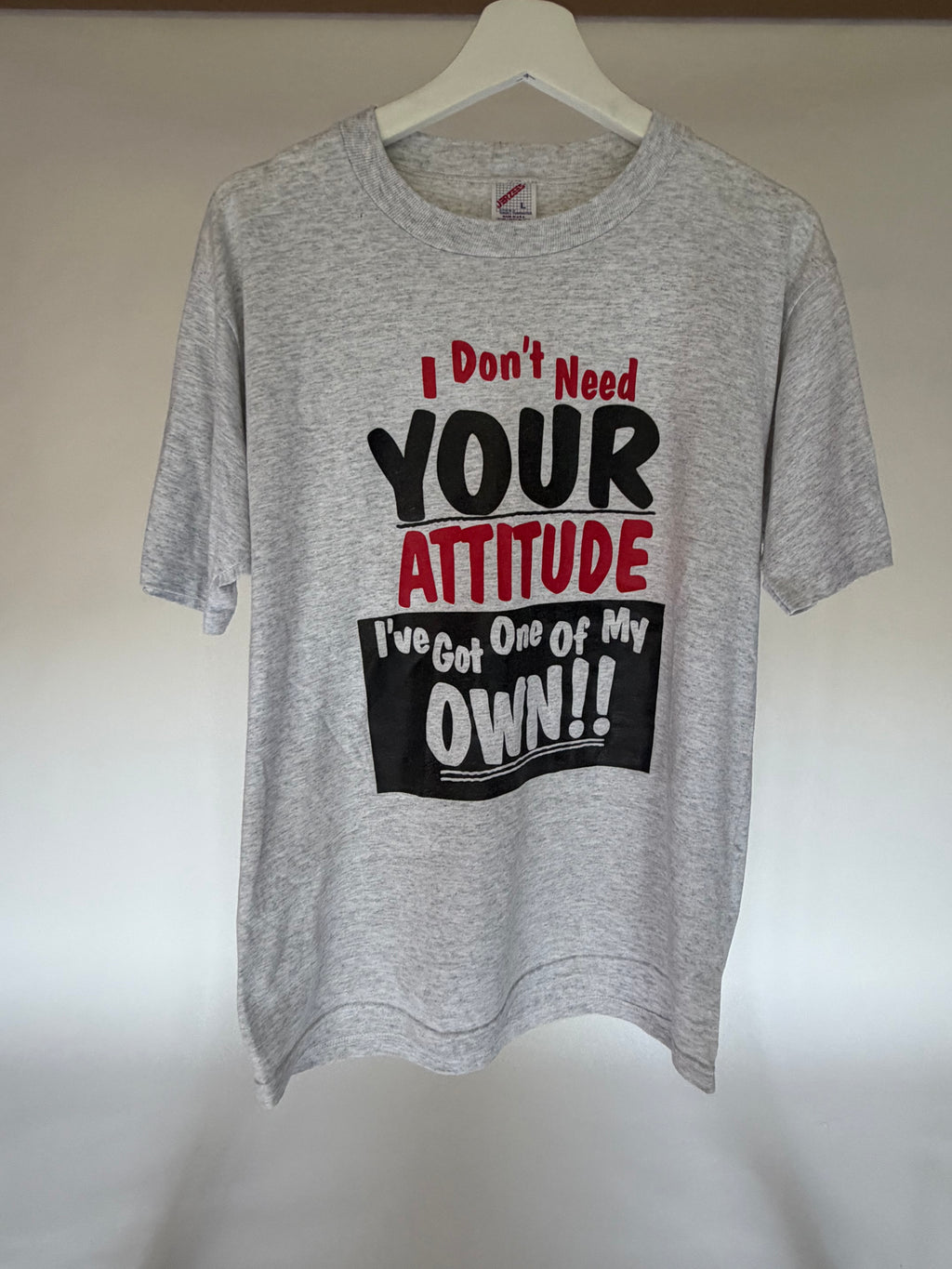 VINTAGE ATTITUDE GRAPHIC TEE