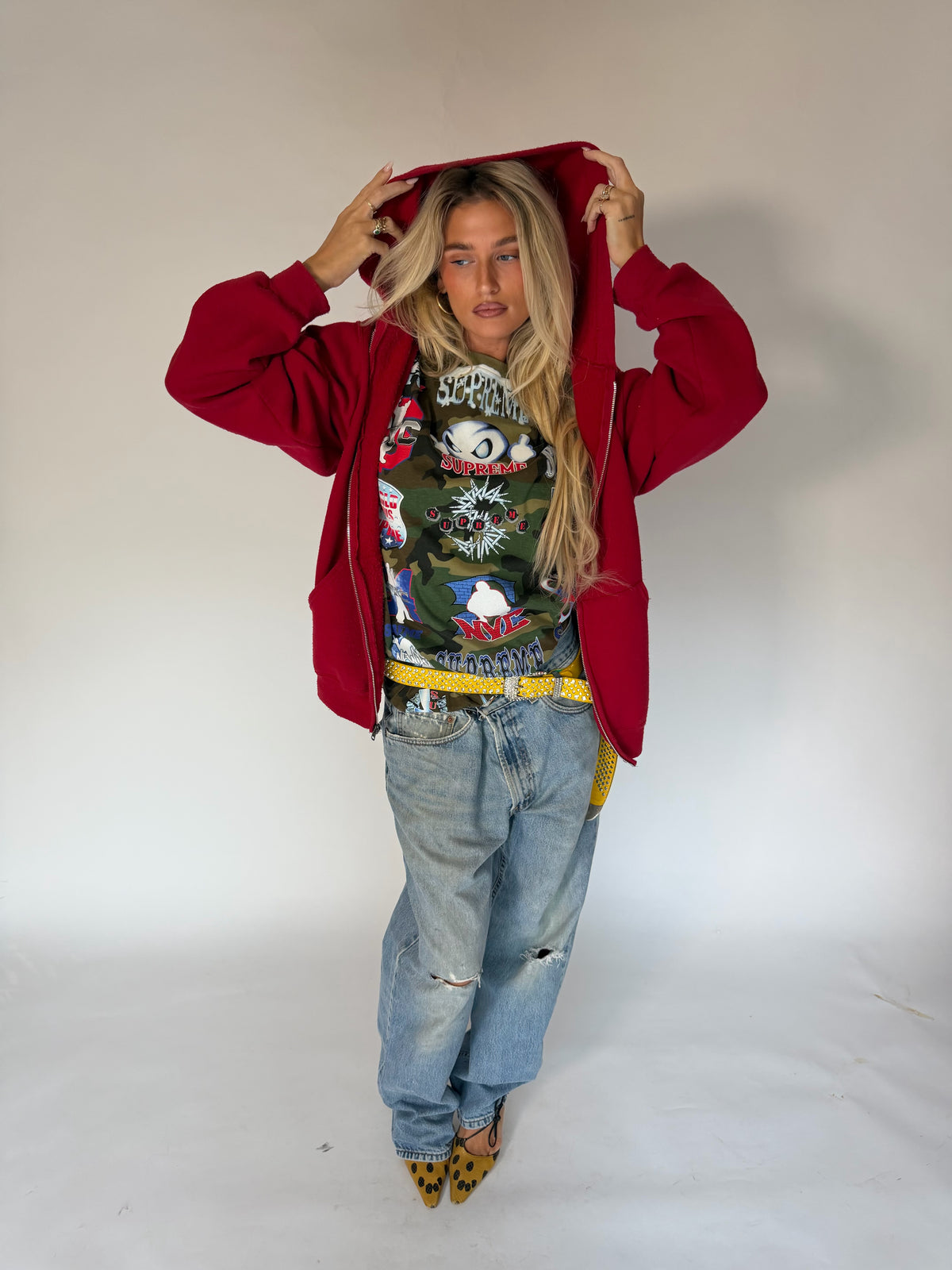 VINTAGE RED ZIP-UP HOODIE